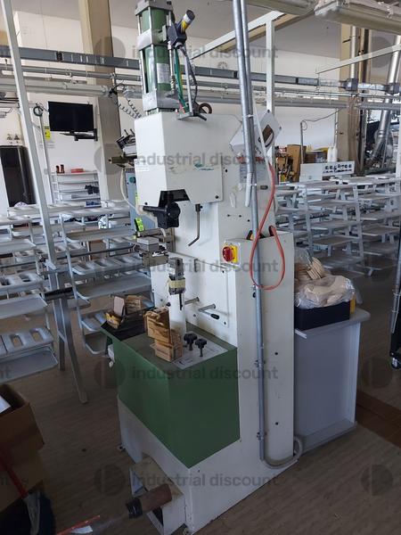 Macchine per cucire in vendita