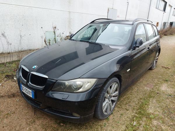 94#8616 Autovettura BMW 320D in vendita - foto 1