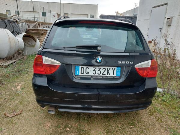 94#8616 Autovettura BMW 320D in vendita - foto 4