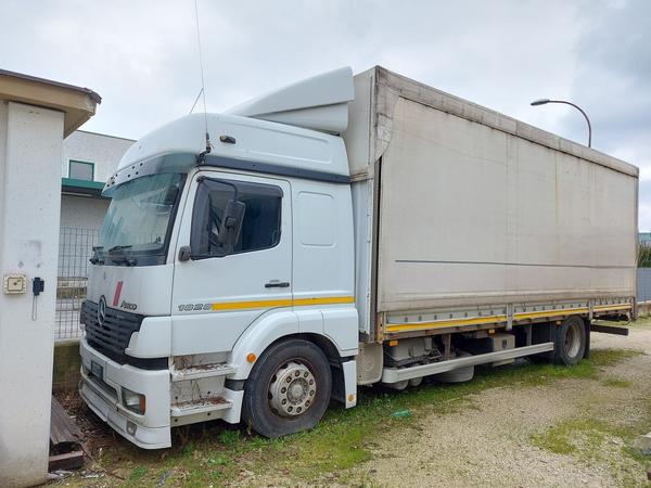 Autocarri in vendita
