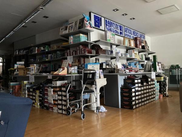 1#8622 Cessione azienda dedicata al commercio di articoli e apparecchiature medico-sanitarie e ortopediche in vendita - foto 1