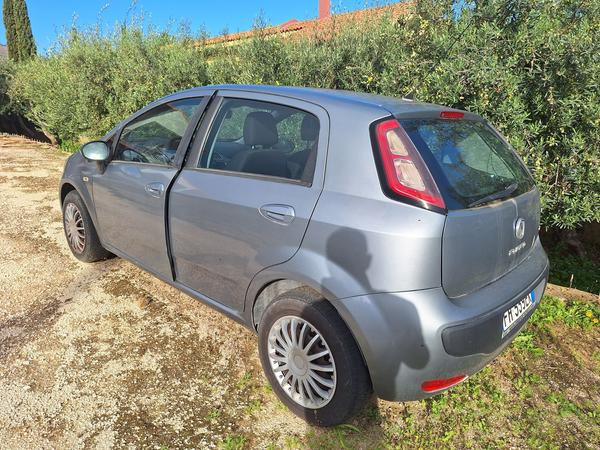 1#8637 Autovettura Fiat Punto 1.2D in vendita - foto 2