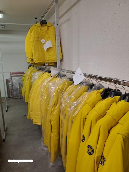 Abbigliamento in vendita