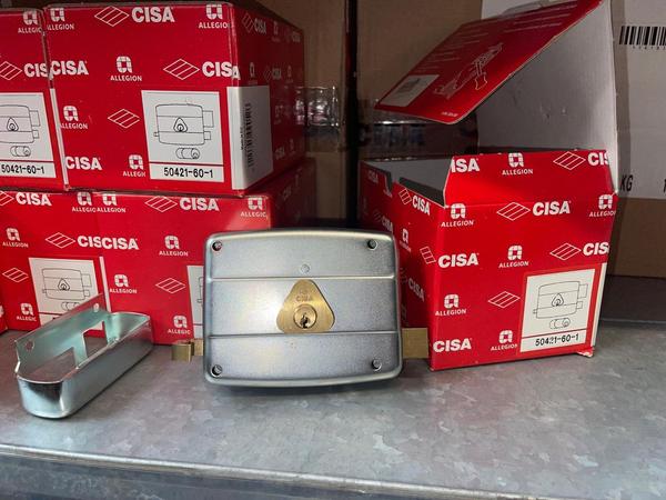 6#8647 Giacenze di magazzino di serrature Cisa in vendita - foto 1