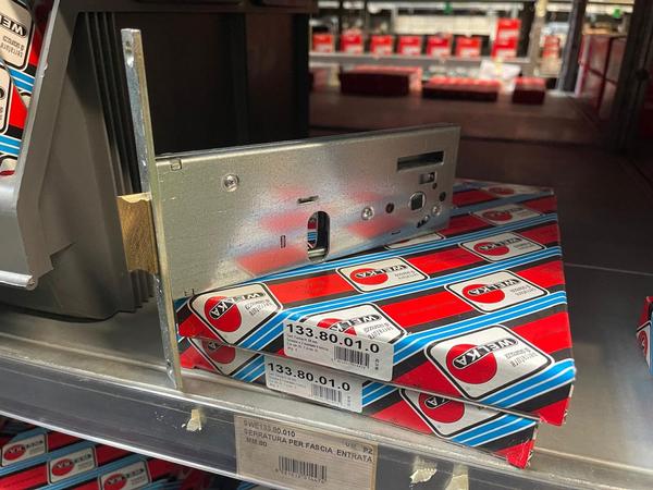 9#8647 Giacenze di magazzino di serrature Meroni AGB Viro Yale Welka in vendita - foto 9