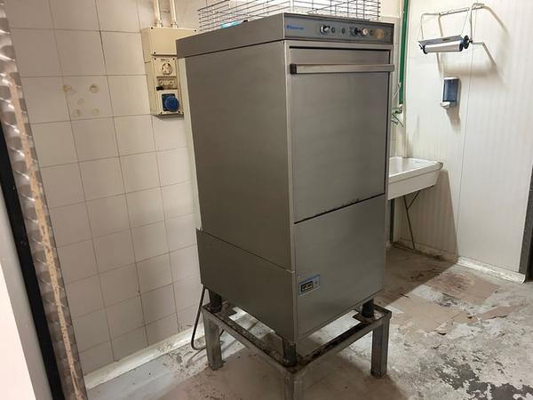 Attrezzature bar e ristoranti in vendita