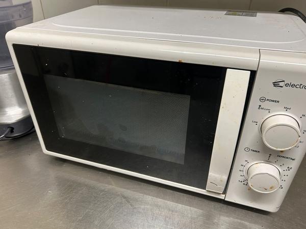 65#8671 Forno a microonde e mixer in vendita - foto 2