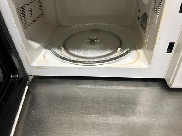 65#8671 Forno a microonde e mixer in vendita - foto 3