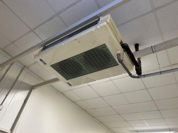 66#8671 condizionamento ambiente Lampade insetti e boiler elettrico in vendita - foto 2