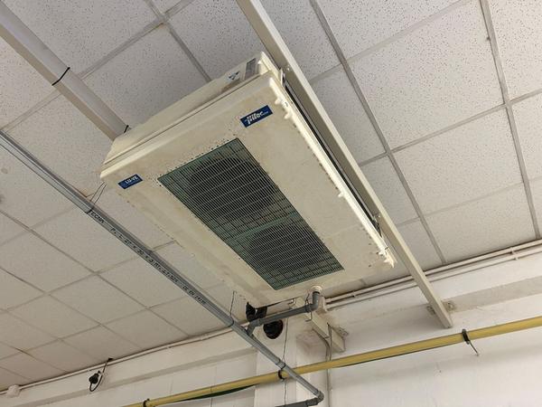 66#8671 condizionamento ambiente Lampade insetti e boiler elettrico in vendita - foto 3