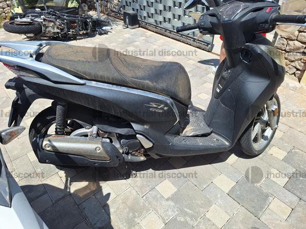 1#8732 Motociclo Honda SH300I in vendita - foto 3