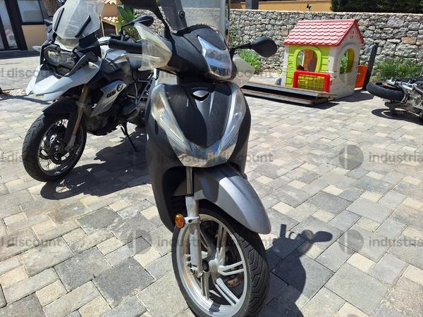 1#8732 Motociclo Honda SH300I in vendita - foto 4