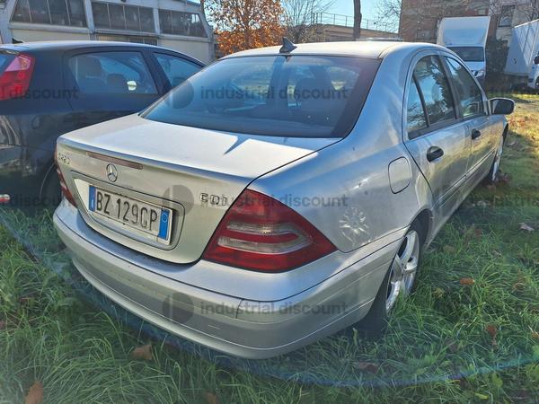 32#8738 Autovetture Ford e Mercedes Benz in vendita - foto 9
