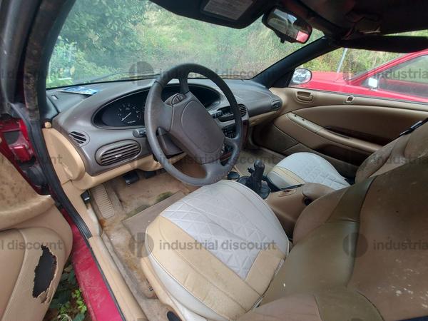 12#8745 Autovettura Chrysler Stratus in vendita - foto 3