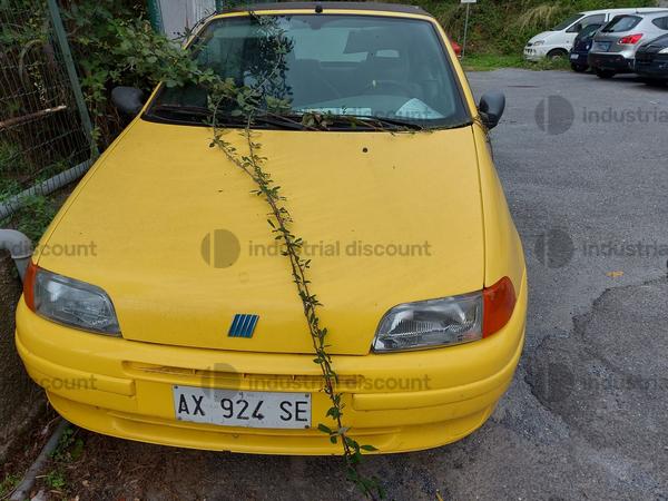 13#8745 Autovettura Fiat Punto Cabrio gialla in vendita - foto 2