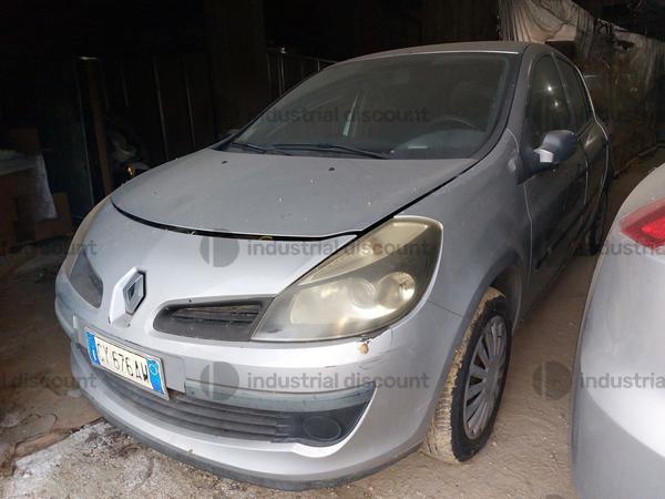 2#8749 Autovettura Renault Clio in vendita - foto 1