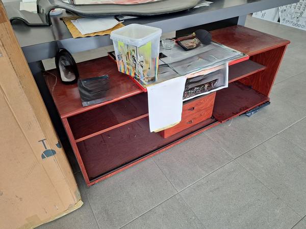 24#8760 Arredamento da ufficio in vendita - foto 2