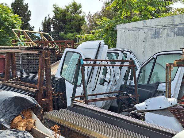 28#8760 Magazzino ricambi per autobus in vendita - foto 2