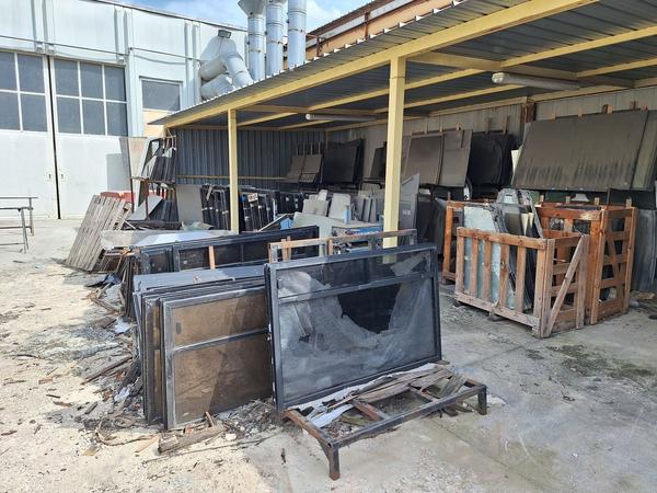 28#8760 Magazzino ricambi per autobus in vendita - foto 4