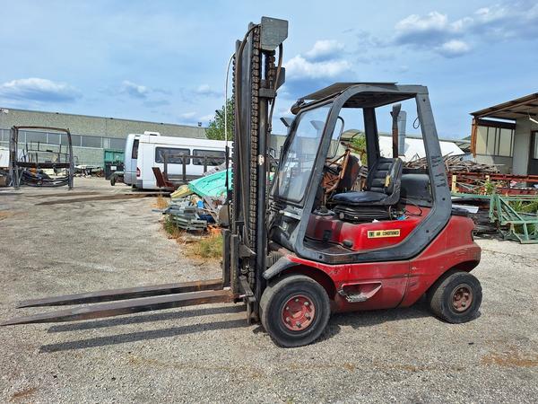 Carrelli elevatori in vendita