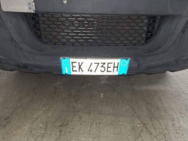 4#8772 Furgone Iveco Daily 35C12 cassonato in vendita - foto 2
