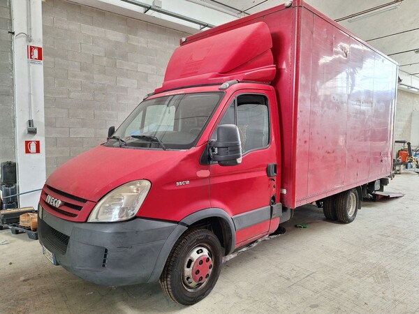 4#8772 Furgone Iveco Daily 35C12 cassonato in vendita - foto 3