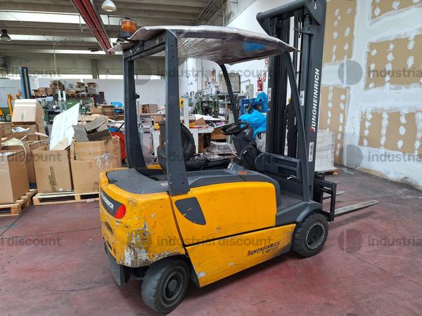 9#8798 Carrello elevatore Jungheinrich EFG-320 in vendita - foto 1