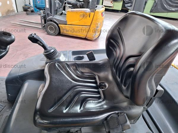 9#8798 Carrello elevatore Jungheinrich EFG-320 in vendita - foto 4