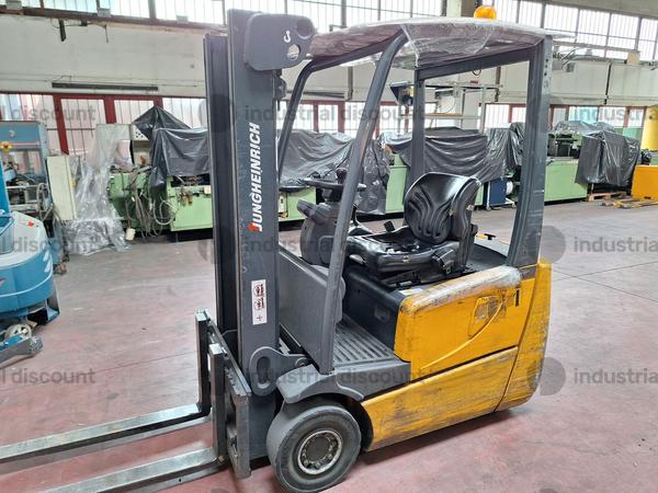 9#8798 Carrello elevatore Jungheinrich EFG-320 in vendita - foto 12