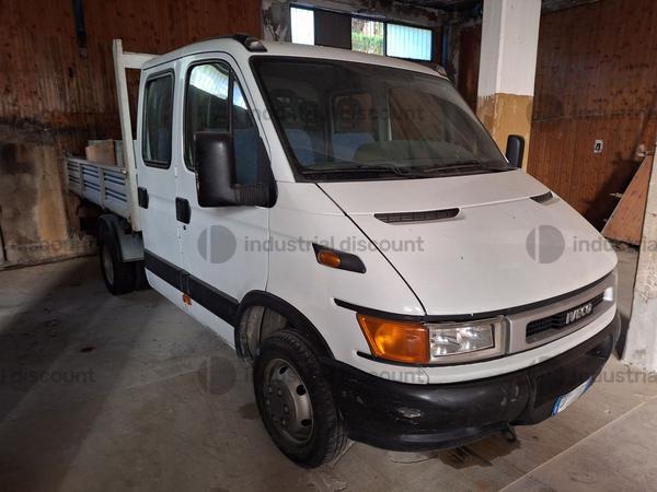 2#8804 Autocarro Iveco con cassone ribaltabile trilaterale in vendita - foto 1