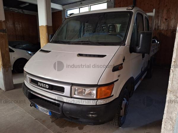 2#8804 Autocarro Iveco con cassone ribaltabile trilaterale in vendita - foto 2