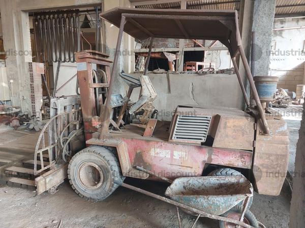 Carrelli elevatori in vendita