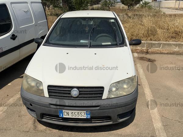 2#8816 Autocarro Fiat Punto Van in vendita - foto 2