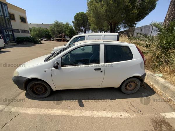 2#8816 Autocarro Fiat Punto Van in vendita - foto 6