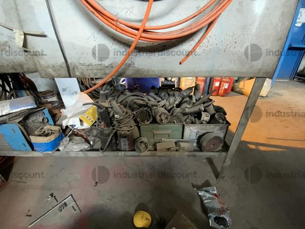 60#8816 Scaffalatura con ricambi ed accessori in vendita - foto 4