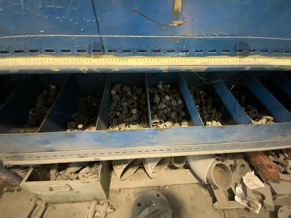 60#8816 Scaffalatura con ricambi ed accessori in vendita - foto 11