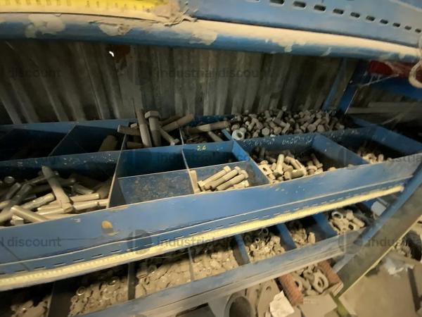 60#8816 Scaffalatura con ricambi ed accessori in vendita - foto 12