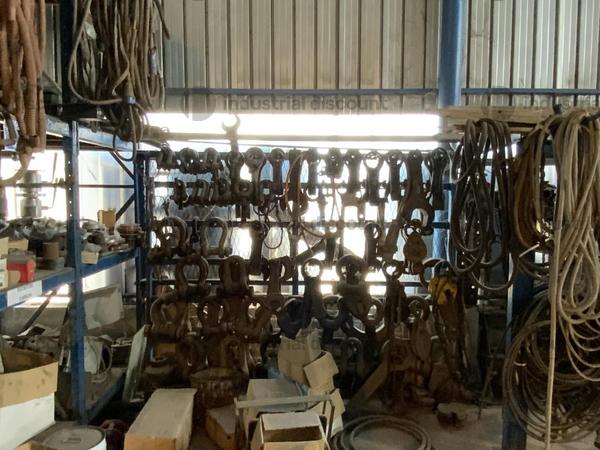 60#8816 Scaffalatura con ricambi ed accessori in vendita - foto 13