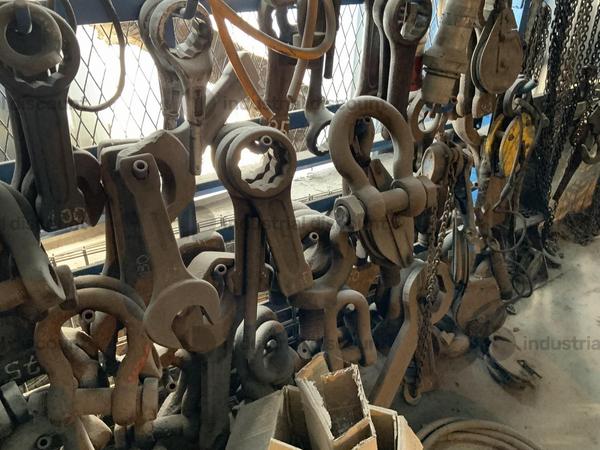 60#8816 Scaffalatura con ricambi ed accessori in vendita - foto 17