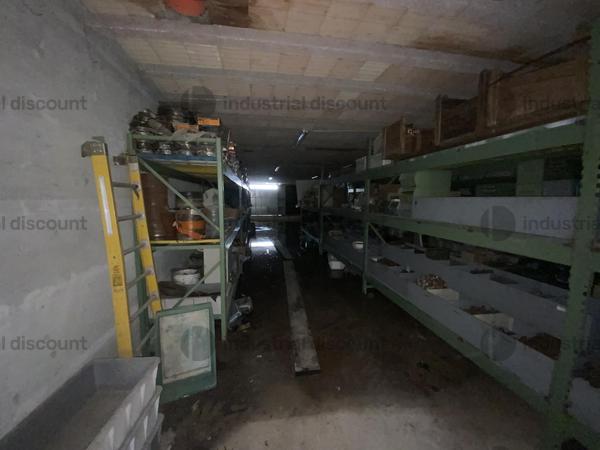 61#8816 Scaffalatura con ricambi ed accessori in vendita - foto 12