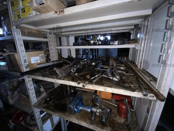 61#8816 Scaffalatura con ricambi ed accessori in vendita - foto 15