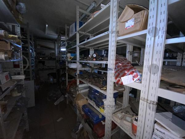 61#8816 Scaffalatura con ricambi ed accessori in vendita - foto 18