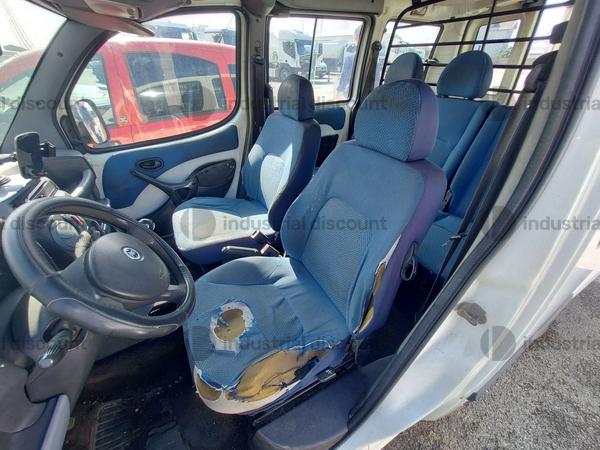 59#8817 Autocarro  Fiat Doblò in vendita - foto 2