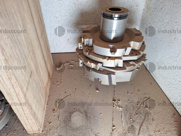 16#8831 Frese con accessori vari in vendita - foto 5