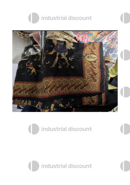 108#8837 Stock foulard e cravatte Hermès e altri brand in vendita - foto 4