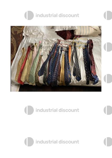108#8837 Stock foulard e cravatte Hermès e altri brand in vendita - foto 7
