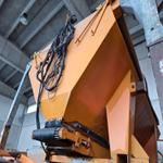 Image 15 - Canopy salt spreader - Lot 13 (Auction 8848)