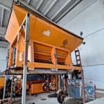 Image 28 - Canopy salt spreader - Lot 13 (Auction 8848)