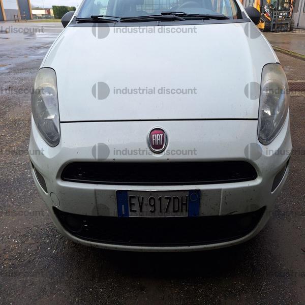 6#8848 Autocarro Fiat Punto Van in vendita - foto 2