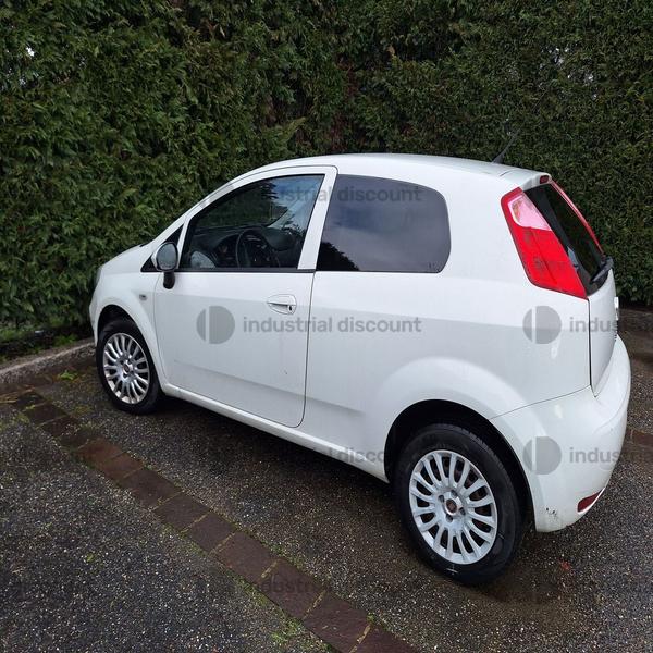 8#8848 Autocarro Fiat Punto Van in vendita - foto 2